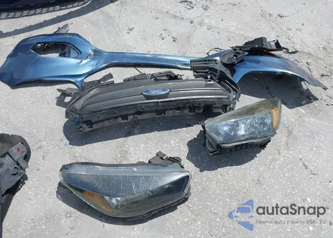 2018 Ford Escape S z USA, uszkodzony, nr VIN 1FMCU0F78JUB04702